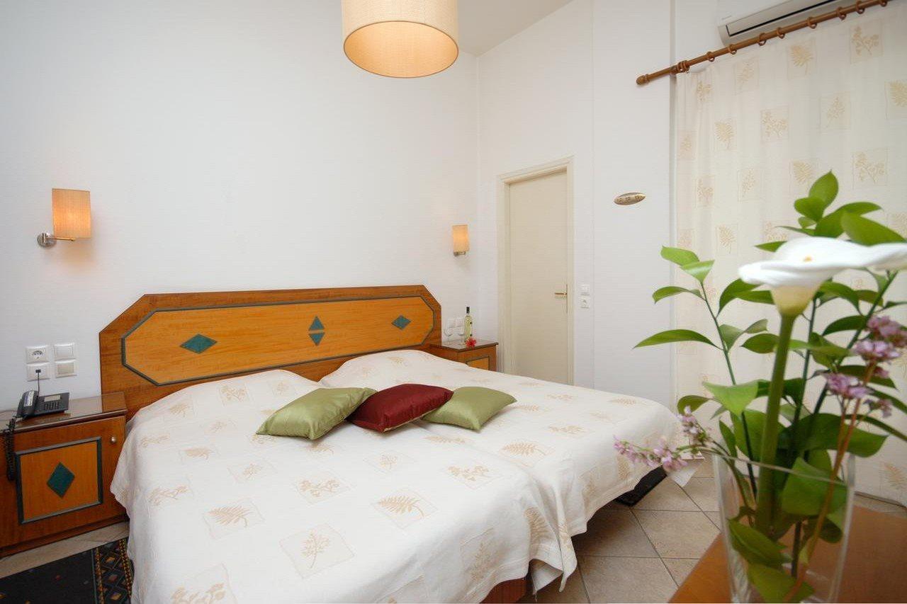 Barbouni Hotel & Studios Naxos City エクステリア 写真