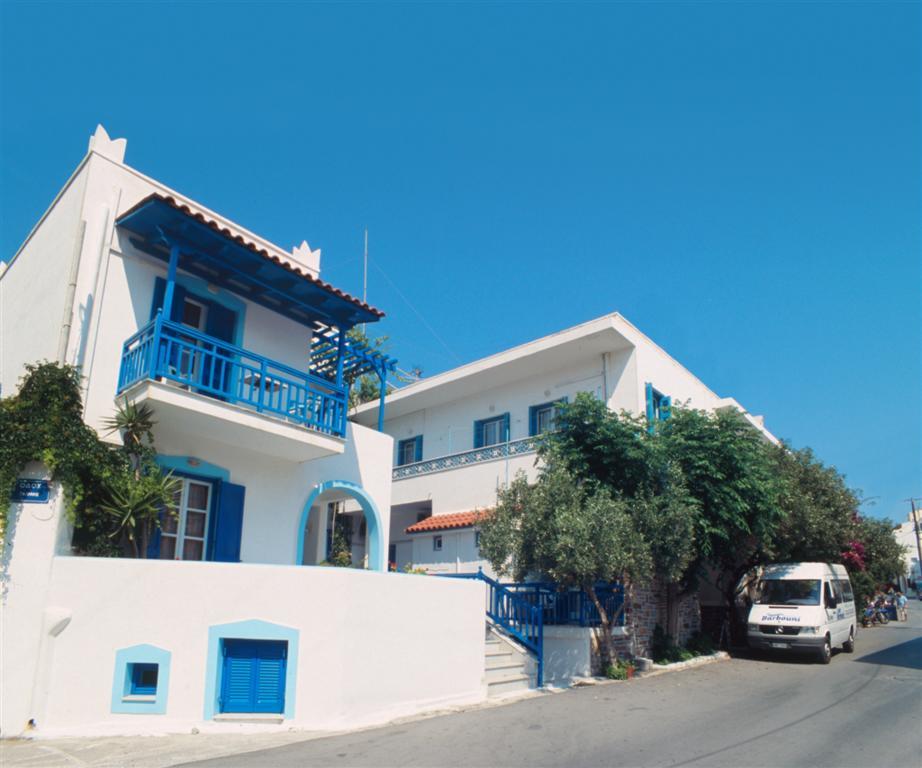 Barbouni Hotel & Studios Naxos City エクステリア 写真