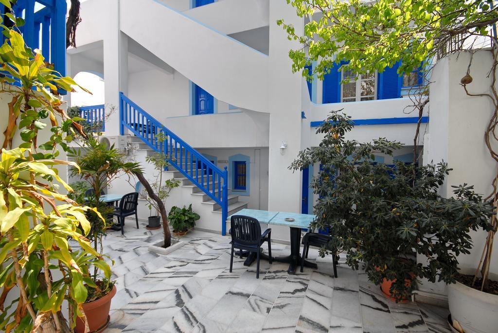 Barbouni Hotel & Studios Naxos City エクステリア 写真