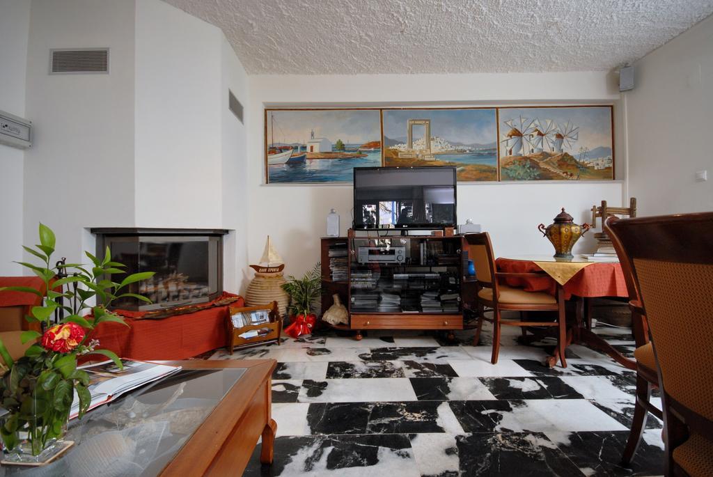 Barbouni Hotel & Studios Naxos City エクステリア 写真