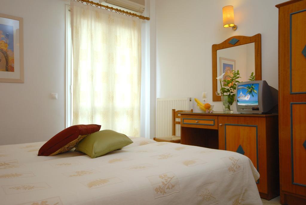 Barbouni Hotel & Studios Naxos City エクステリア 写真