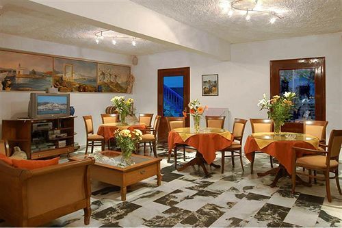 Barbouni Hotel & Studios Naxos City エクステリア 写真